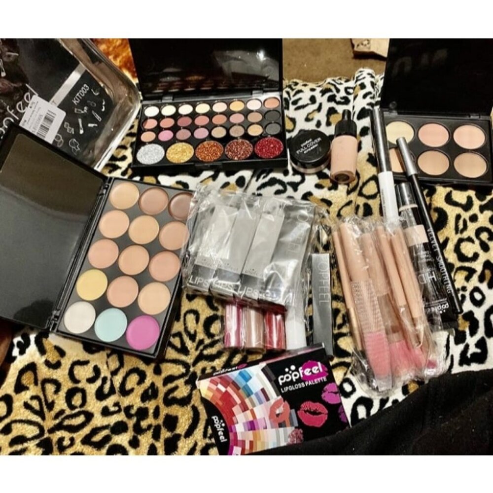 All-in-one Makeup Full Gift Set for Women Include Makeup Brush Eyeshadow Palette